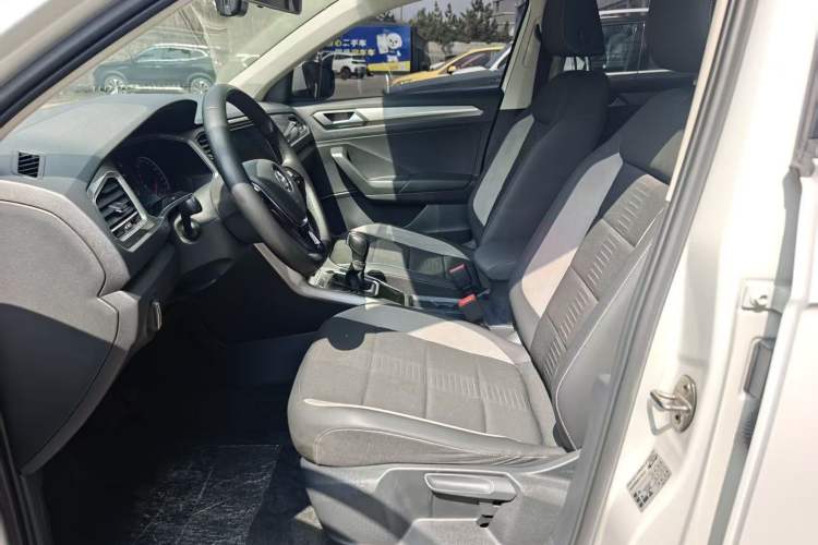 Used Volkswagen T-ROC 2018 230TSI DSG Two-Wheel Drive Advanced Version China V Standard Interior 7