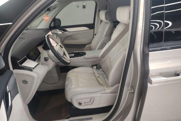 Used Volvo EM90 2025 Ultra Six-Seater