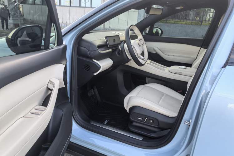 Used Nio ES6 2023 75 kWh Interior 2