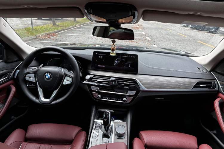 Used BMW 5 Series 2021 530Li Luxury Edition Premium Package Interior 5