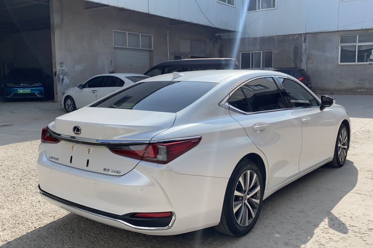 Used Lexus ES 2018 200 Excellence Edition China V Standard Exterior 4