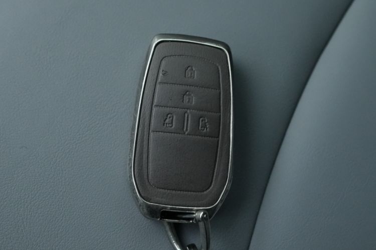 Used Toyota Granvia 2024 2.5L Hybrid Comfort Edition