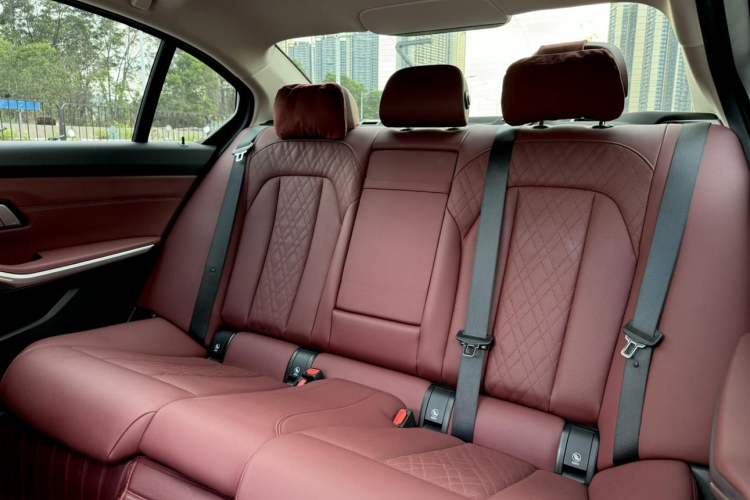 Used BMW i3 2022 eDrive 35 L Interior 5