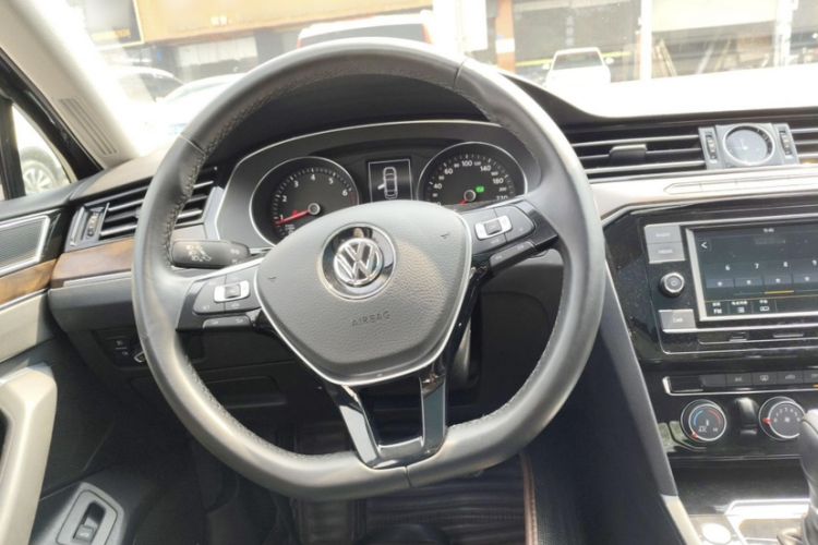 Used Volkswagen Magotan 2019 330TSI DSG Leading Model China VI Standard
