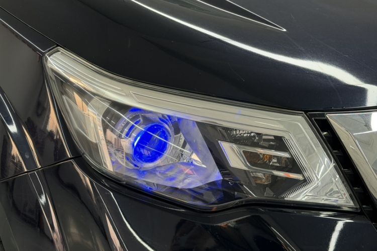 Used Nissan Terra 2018 2.5L Automatic 4x4 Luxury Edition Exterior 5