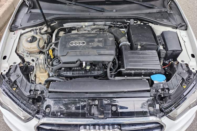 Used Audi A3 2014 Limousine 40 TFSI S line Comfort Model