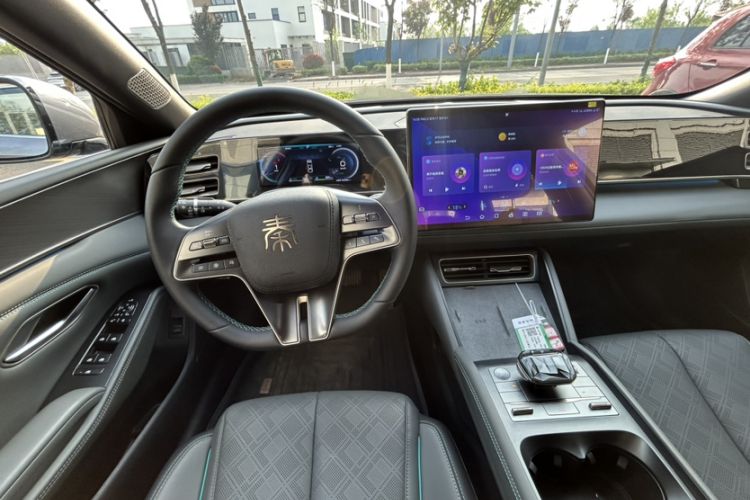 Used BYD Qin L 2024 DM-i 120KM Excellence Model
