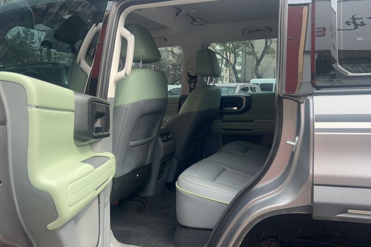 Used BAIC Off-Road BJ40 2024 2.0T All-New Ring of the Taklamakan Champion Edition Interior 2