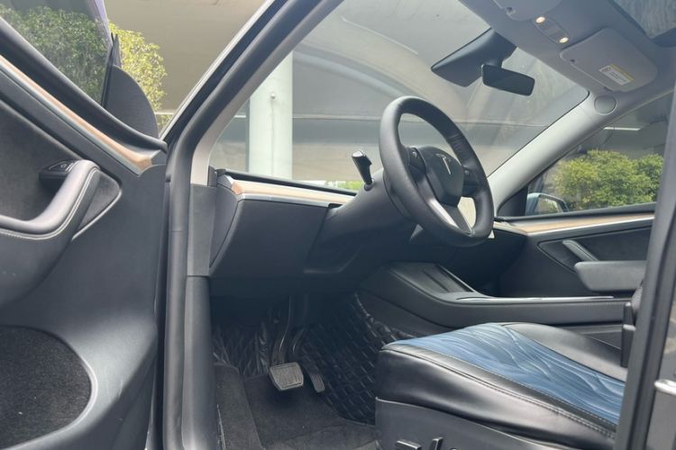 Used Tesla Model Y 2021 Long-Range All-Wheel-Drive Version 3D7