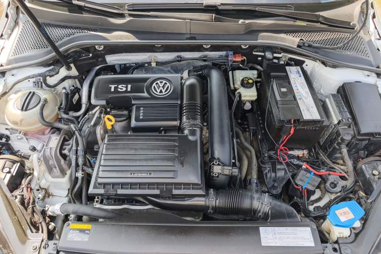 Used Volkswagen Golf 2015 1.4TSI Automatic Luxury Model
