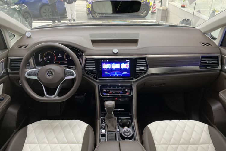 Used Volkswagen Viloran 2020 330TSI Business Edition Interior 5