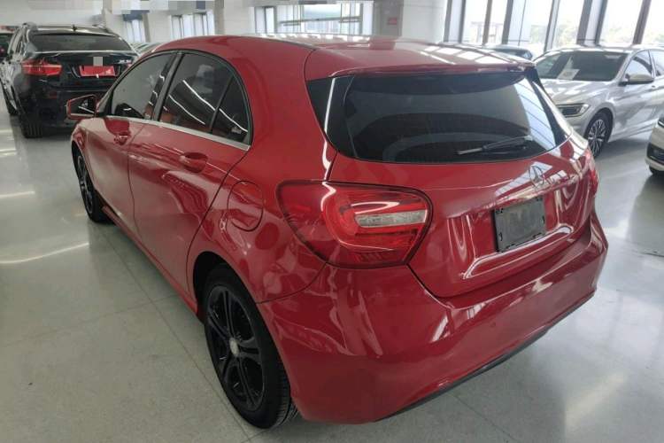 Used Mercedes-Benz A-Class 2015 A 180 Exterior 2