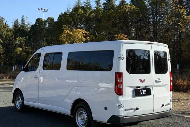 Used Wuling Yangguang 2025 Model 400km Bus Edition—Comfort Edition