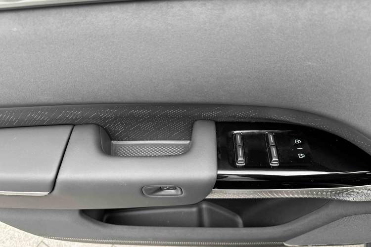 Used Zeekr 7X 2025 75 kWh Rear-Wheel Drive Intelligent Driving Version
