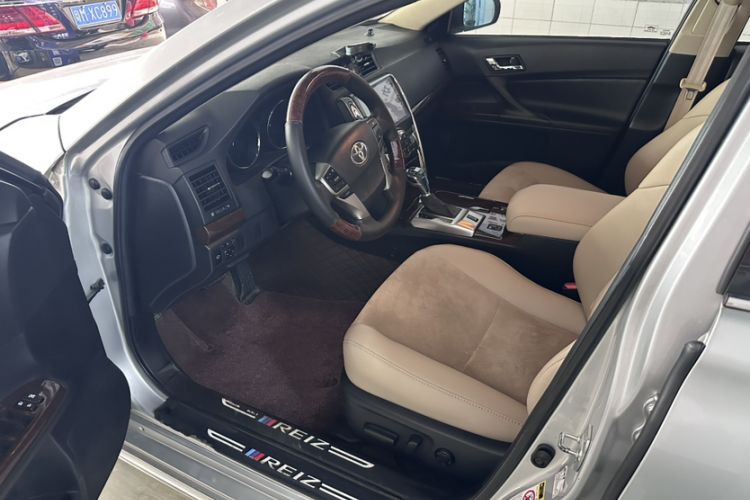 Used Toyota Reiz 2013 2.5V Shangrui Edition Interior 2