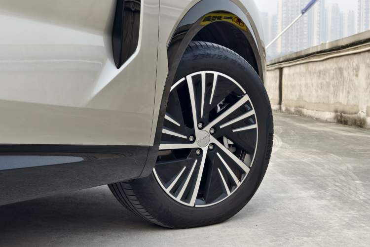 Used Lynk & Co 08 EM-P 2025 245km Ultra-Long Range Halo