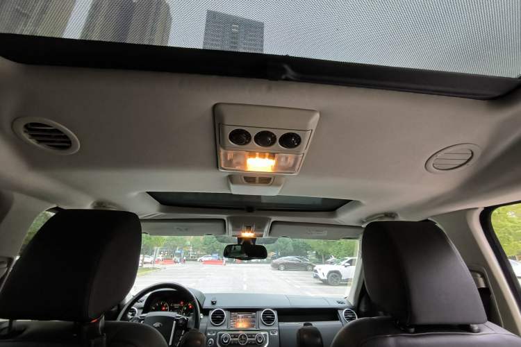 Used Land Rover Discovery 2014 3.0 SC V6 HSE Headliner