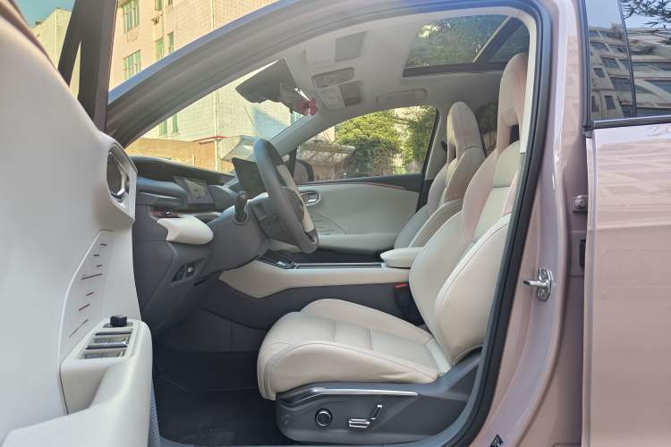 Used Lynk & Co 06 EM-P 2023 EM-P 126 Long-Range Halo