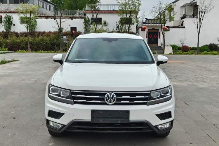 Used Volkswagen Tiguan L 2017 330TSI Automatic Two-Wheel Drive Luxury Edition Exterior 1