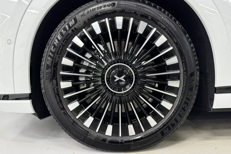 Used XPeng X9 2025 740 Ultra-Long Range Max