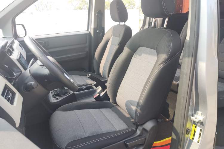 Used Wuling Zhengcheng 2021 1.5T Manual Comfort Version
