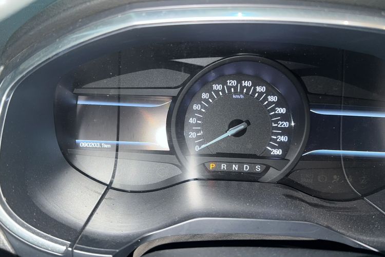 Used Ford Edge 2015 2.0T GTDi Two-Wheel-Drive High-Line Version