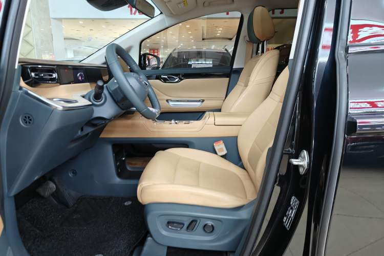 Used GAC Trumpchi E8 2024 Honor Series 2.0L Honor Edition Interior 2