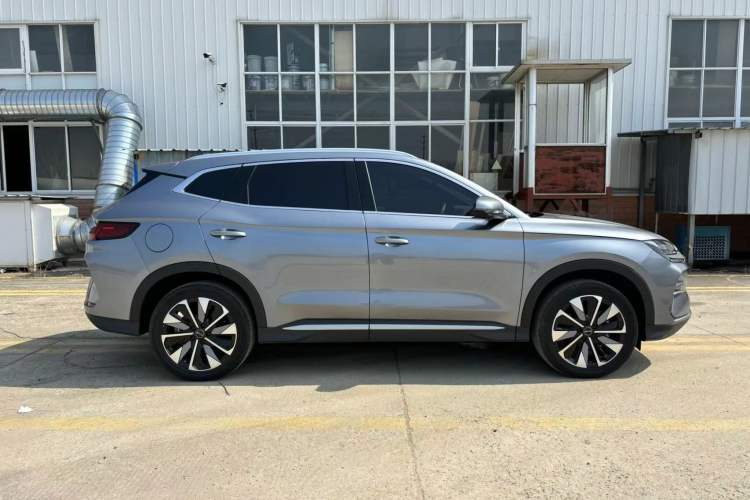 Used BYD Song PLUS New Energy 2025 EV 520km Premium Version
