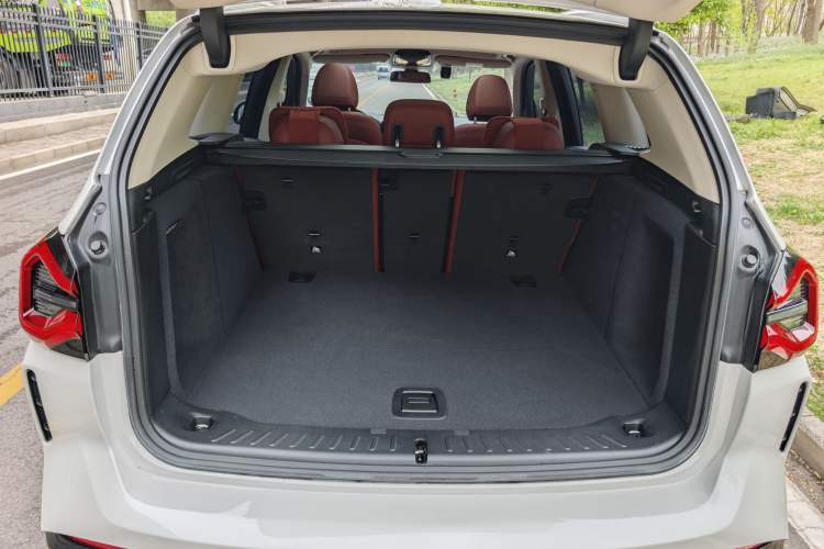 Used BMW X3 2022 Restyled xDrive25i M Sport Package Interior 8