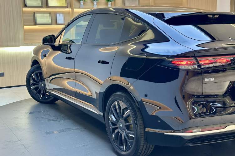 Used Hyptec HT 2025 825 Max Exterior 3