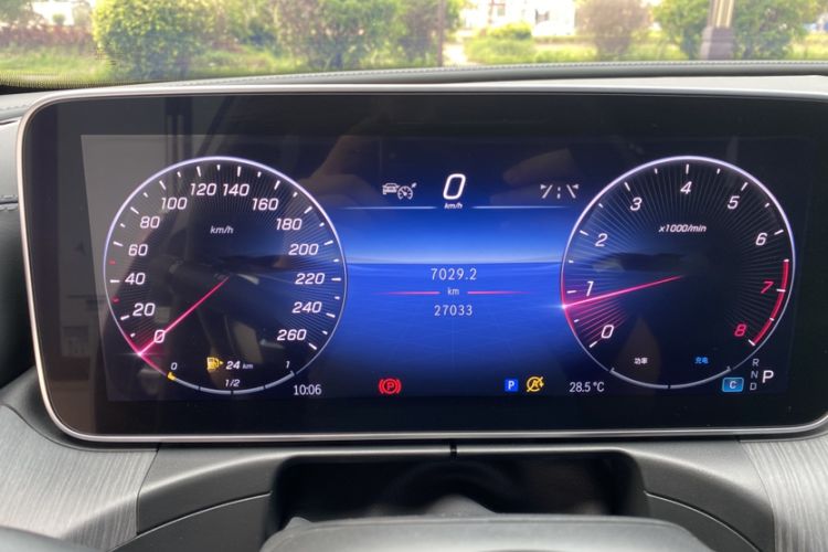 Used Mercedes-Benz C-Class 2023 Restyled C 260 L Sport Edition Odometer Close Up