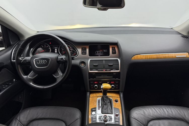 Used Audi Q7 2014 35 TFSI Off-road Model Interior 3
