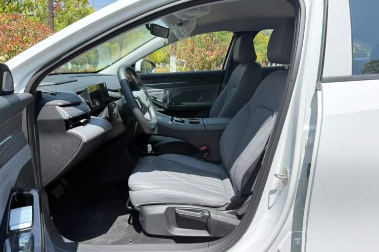 Used Geely Galaxy L6 2025 EM-i 60km Launch Edition