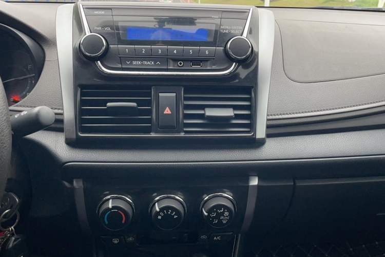 Used Toyota Vios 2014 1.5L Automatic ZhiZhen Edition Audio And AC Panel