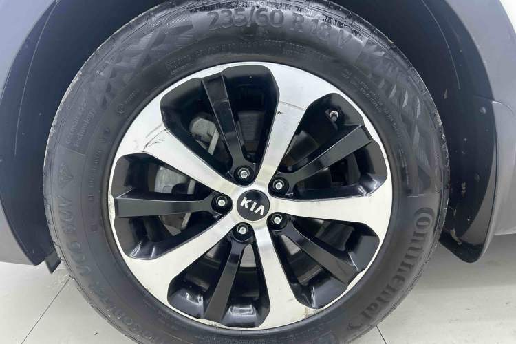 Used Kia Sorento 2015 Sorento L 2.4L Gasoline 4WD Elite Edition 7 Seats China IV Standard