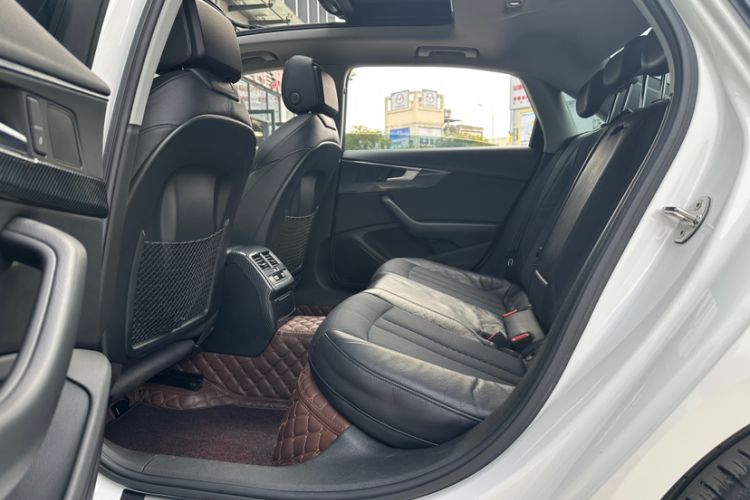 Used Audi A4L 2018 30th Anniversary Edition 40 TFSI Sport Edition Interior 6