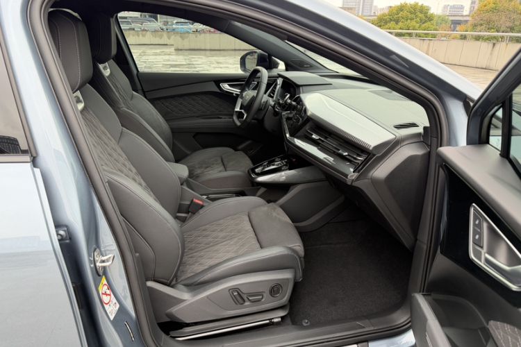 Used Audi Q4 e-tron 2022 50 e-tron quattro Creation Edition
