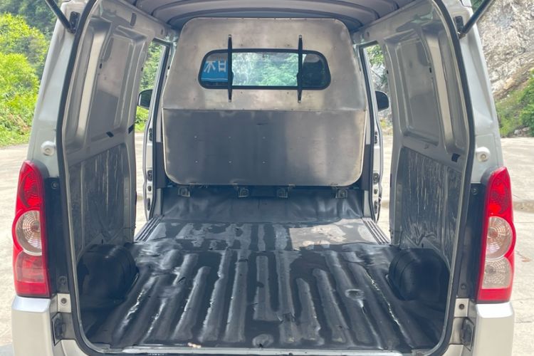 Used Wuling Rongguang EV 2022 Basic Model Enclosed-Window Vehicle with 2 Seats Equipped with Penghui Battery