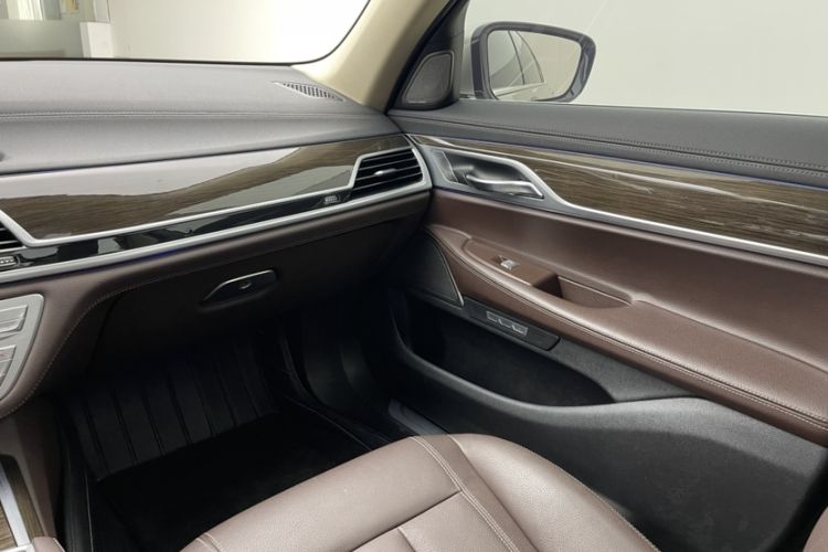 Used BMW 7 Series 2018 730Li Leading Model Excellence Package Interior 6