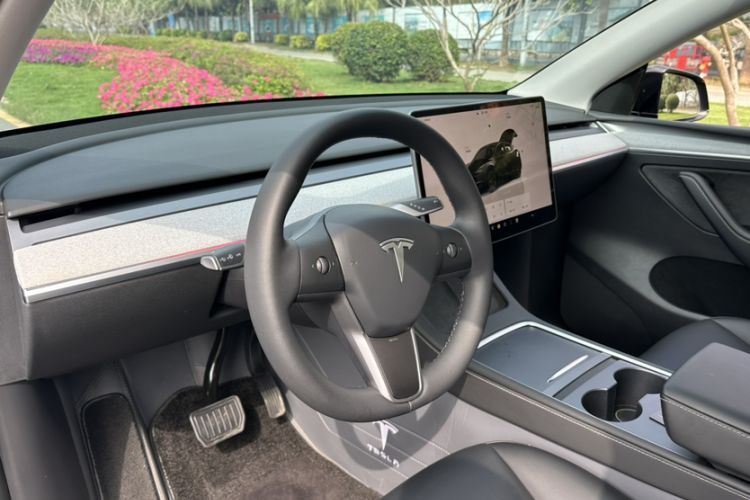 Used Tesla Model Y 2023 Rear-Wheel-Drive Version