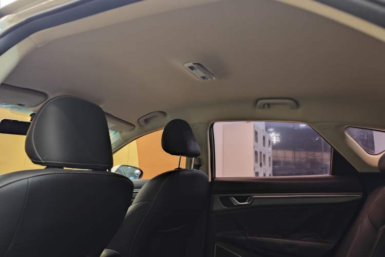 Used Geely Auto Emgrand GS 2016 Elegant Edition 1.8L Manual LingShang Model Headliner