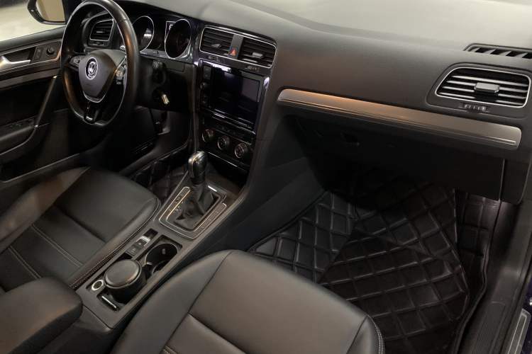 Used Volkswagen Golf 2019 200TSI DSG Comfort & Ambition Edition China VI Standard