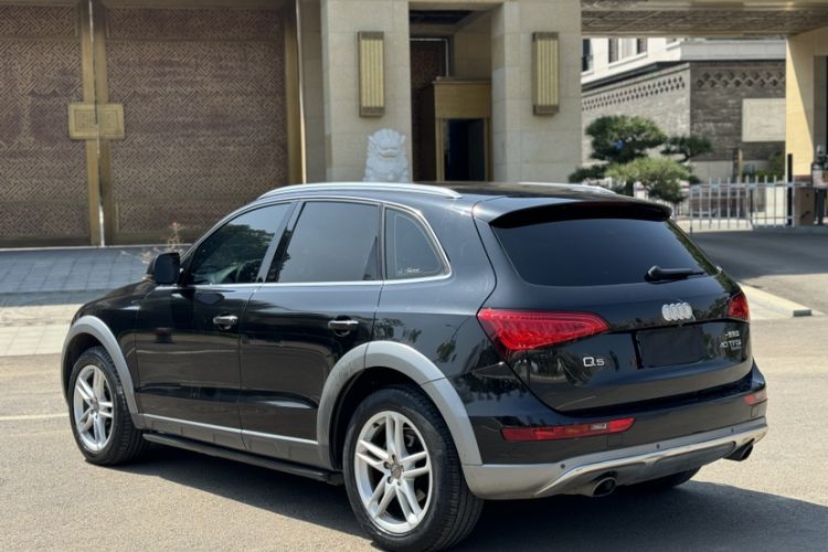 Used Audi Q5 2018 Collector's Edition 40 TFSI Technology Model
