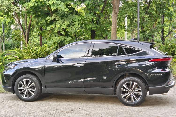 Used Toyota Harrier 2023 2.0L CVT Two-Wheel Drive Luxury Edition

