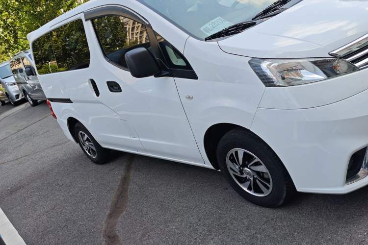 Used Nissan NV200 2016 Revised Version 1.6L CVT Luxury Edition