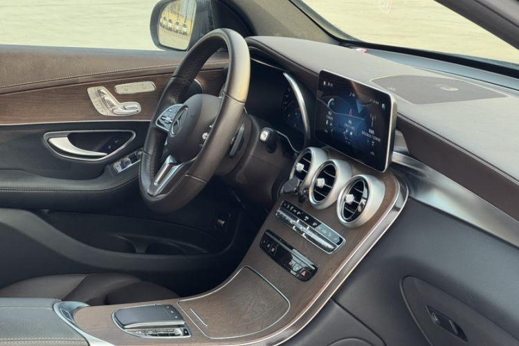 Used Mercedes-Benz GLC 2022 Refreshed GLC 300 L 4MATIC Dynamic Edition Prestige Version Interior 2