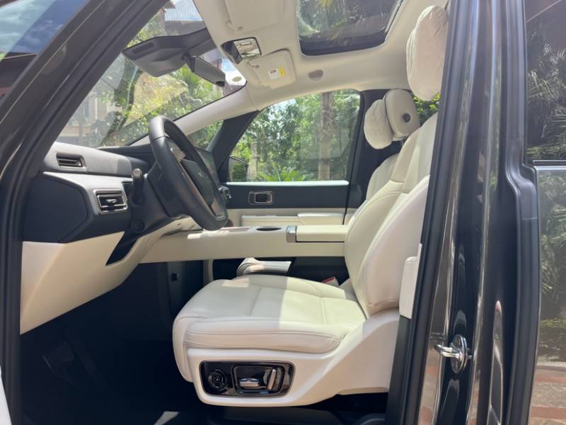 Used Li Auto MEGA 2025 Home Family Special Edition — 41