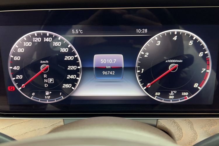 Used Mercedes-Benz E-Class 2018 Facelift E 300 L Luxury Edition
