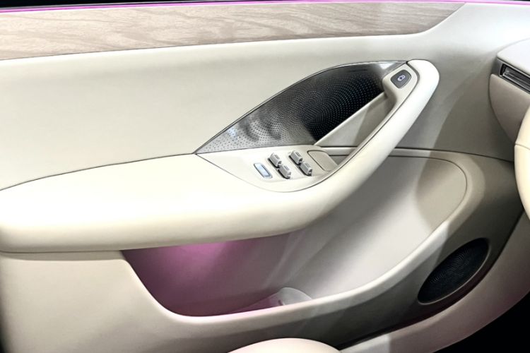 Used Hima Luxeed R7 2024 All-Electric 667 km Max