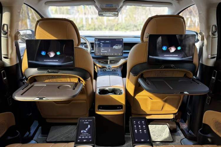 Used Denza D9 2024 DM-i 980 Four-Wheel Drive Flagship Model